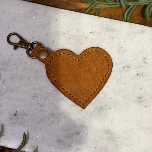 The Carry Heart Keychain - Cognac