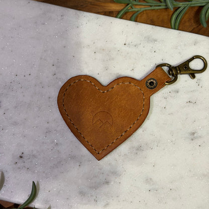 The Carry Heart Keychain - Cognac