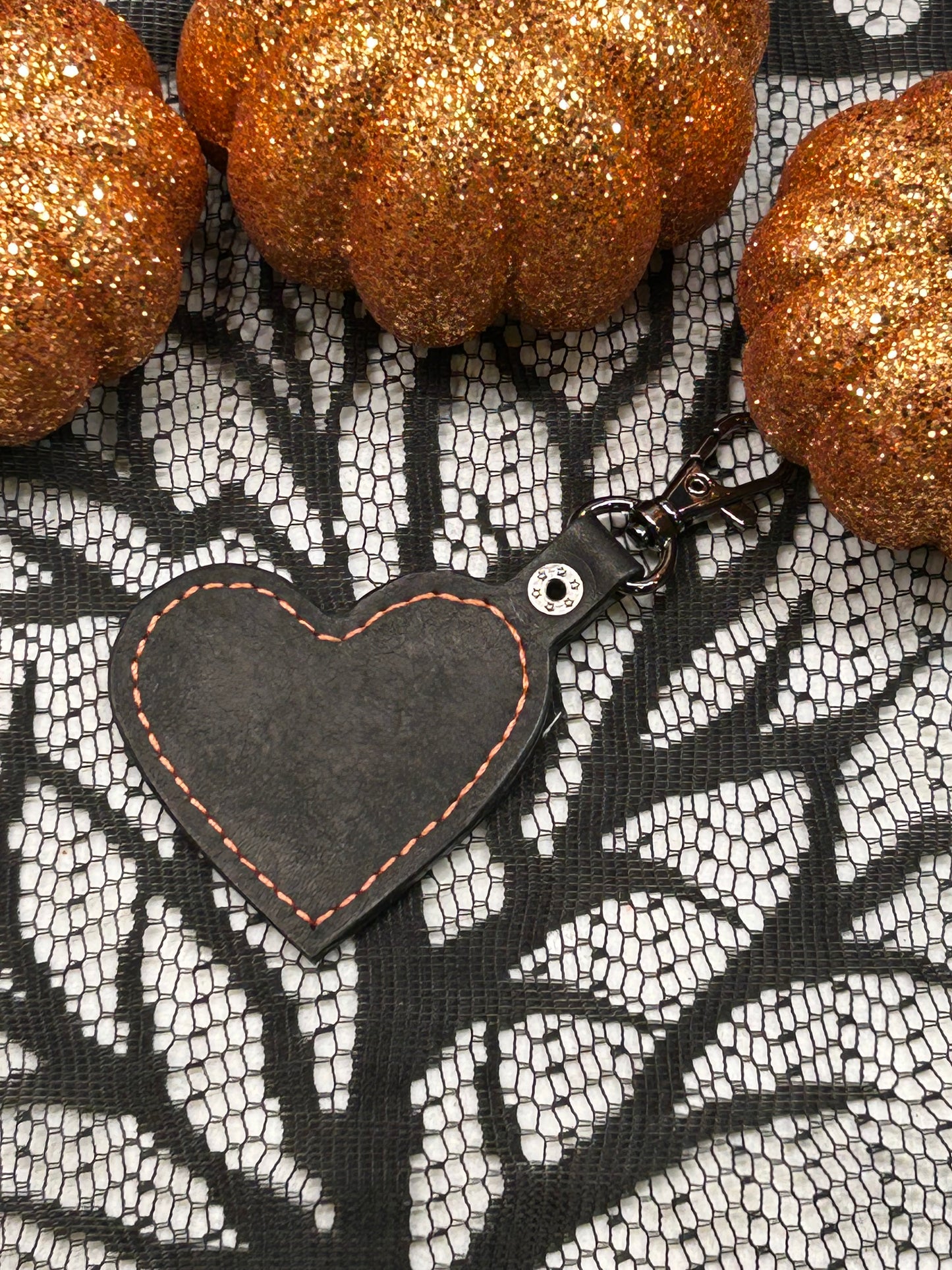 LIMITED EDITION - The Carry Heart BLACK