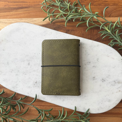 The Teeny Traveler - Olive