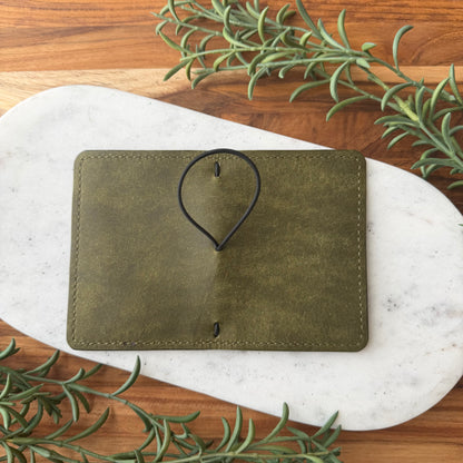 The Teeny Traveler - Olive