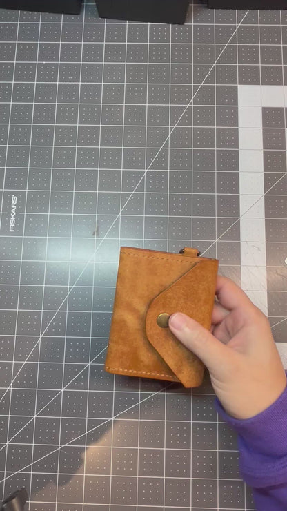 The Carry Bifold Snap Wallet